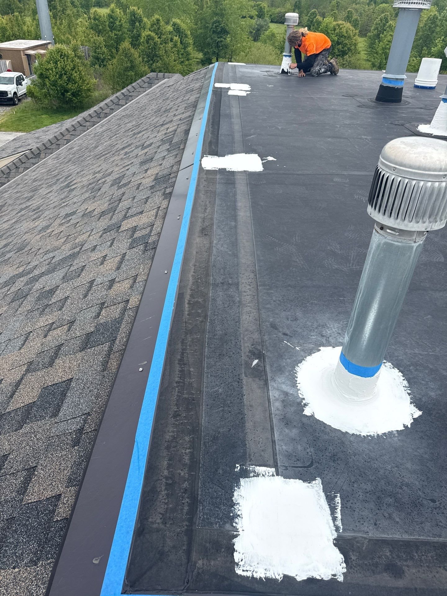 Applying reinforced mastic to roof vents