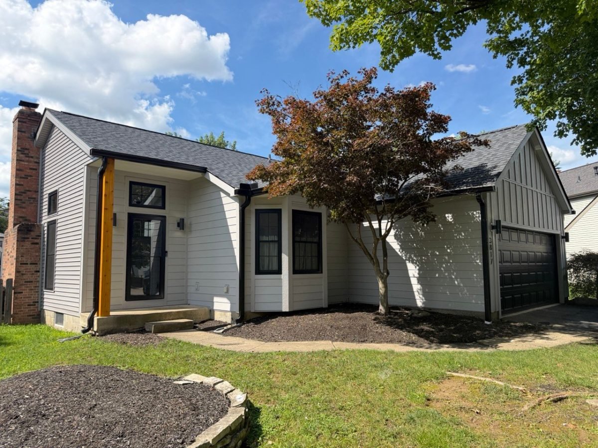 James Hardie fiber cement siding on the front elevation of a Central Ohio home with vinyl siding on the sides